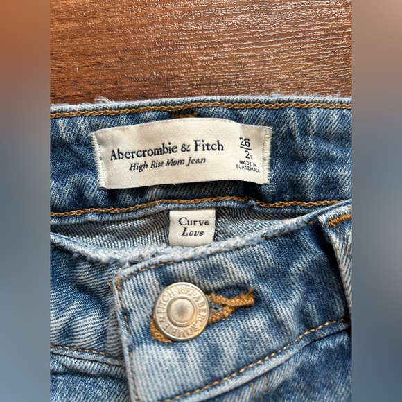 Abercrombie & Fitch Curve Love Mom Jeans - Picture 3 of 4
